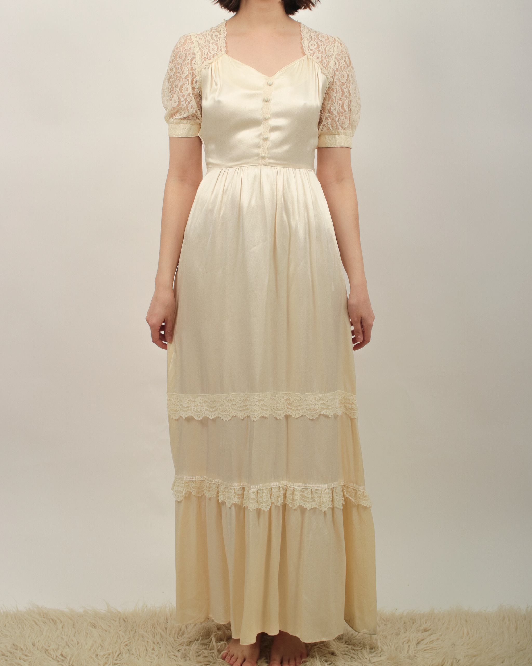 1970s does 1940s wedding dress V773 Erin Templeton 1970s does 1940s wedding dress V773 Erin Templeton