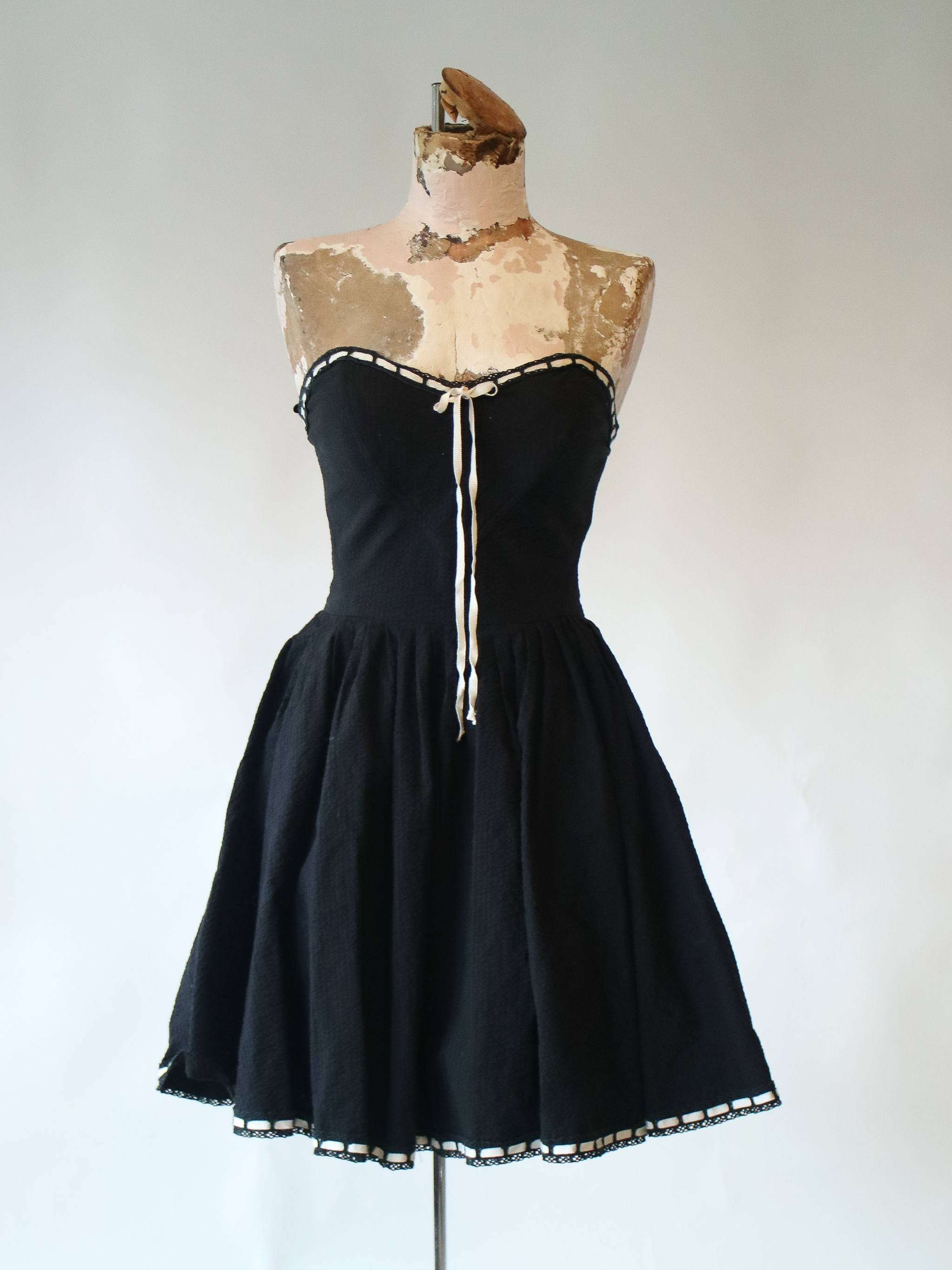 XS Betsey Johnson strapless seersucker party dress V812 – Erin Templeton