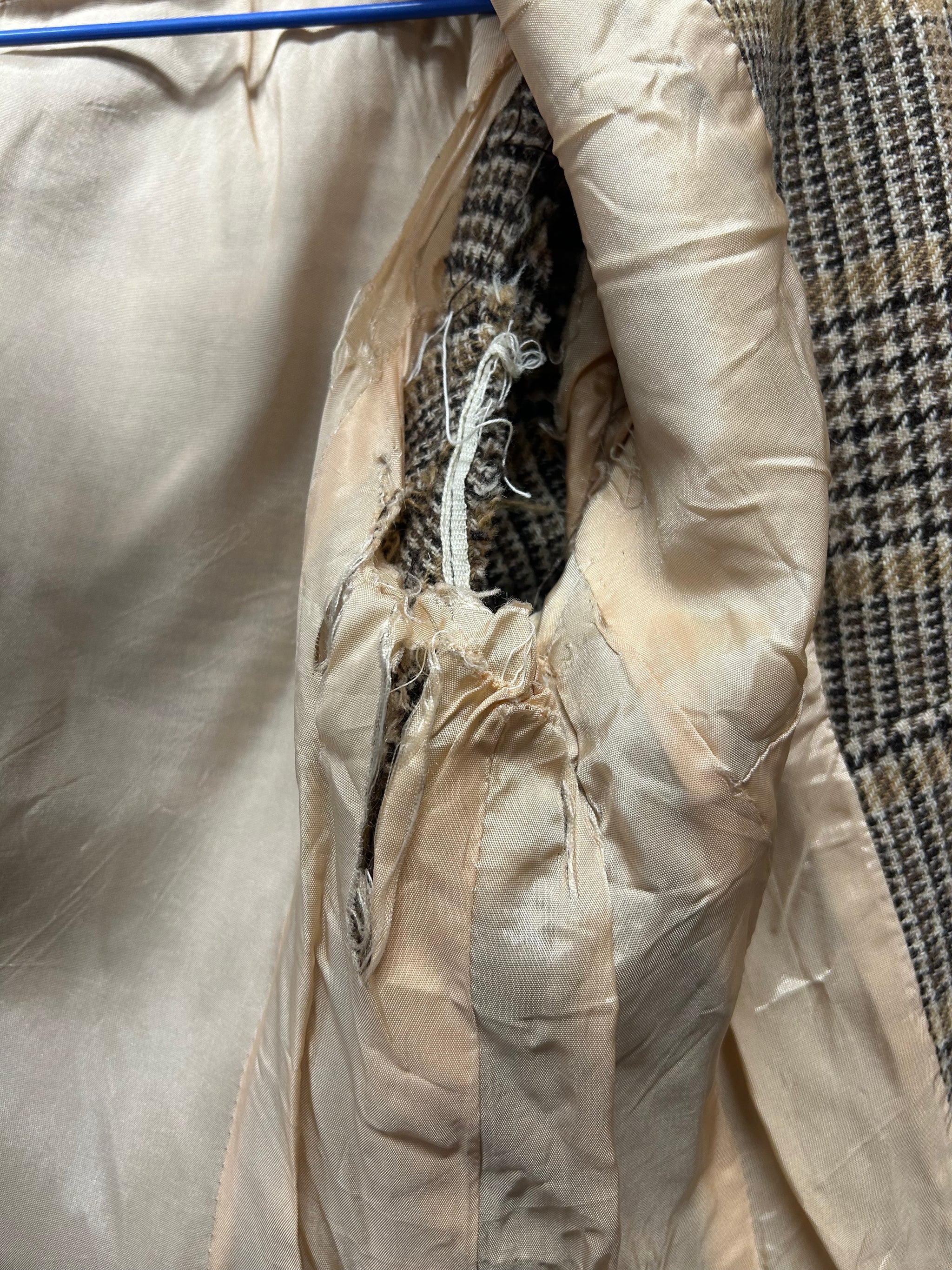1940s Brown and Black Burberrys Harris Tweed Blazer V542 – Erin