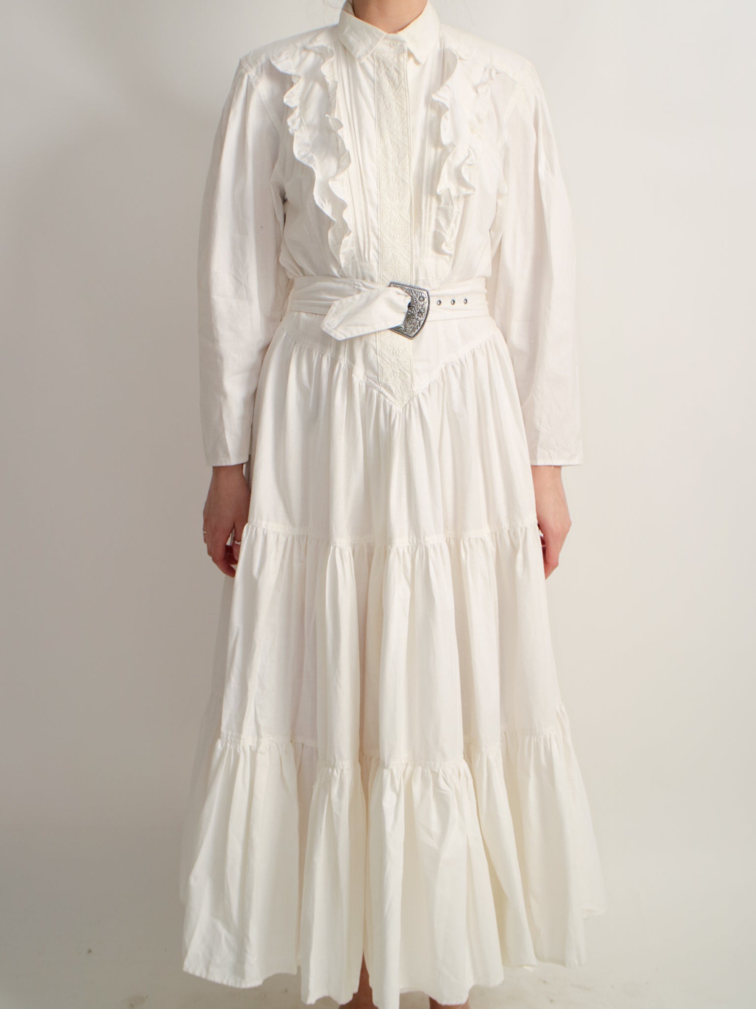 1980s White Cotton Western Tiered Midi Dress with Ruffled Collar Karen Erin Templeton 1980s White Cotton Western Tiered Midi Dress with Ruffled Collar Karen Erin Templeton