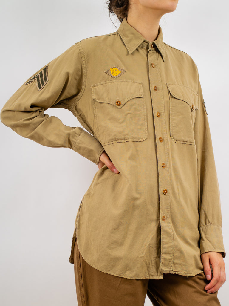 khaki 1940's air force button down with two pockets on the chest