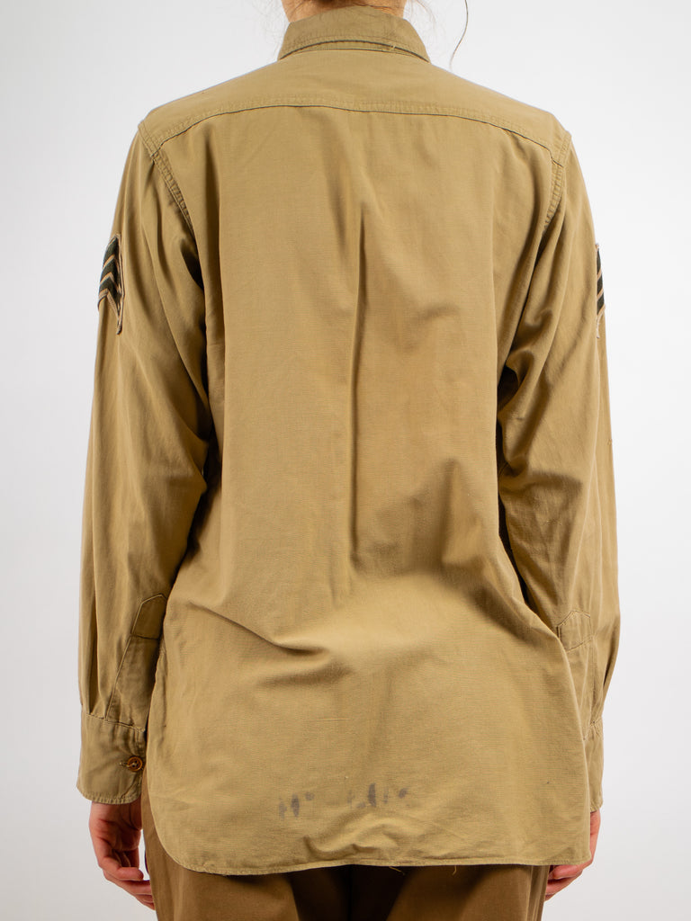 back view of khaki 1940's air force button down with two pockets on the chest